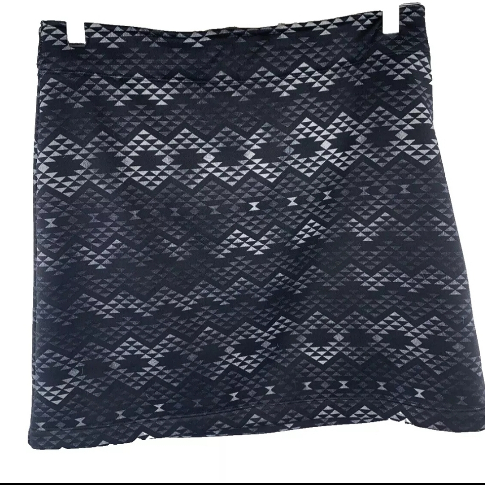 Athleta Skirt  Women's Tech Fleece Lined Stretch Aztec Geometric Pocket L & XL
